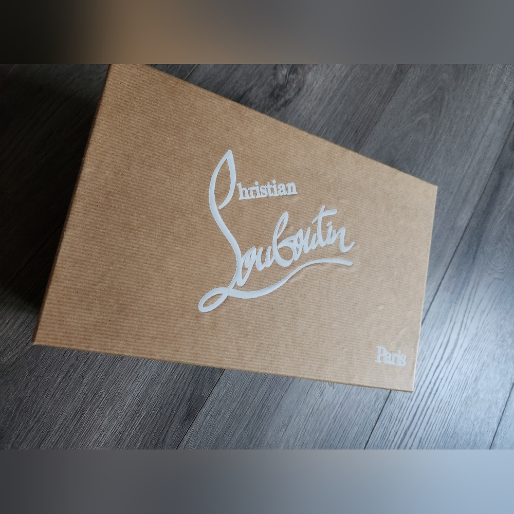 Authentic Louboutin Barretta Spike Mesh Pump with box and dust bag - Picture 5 of 15